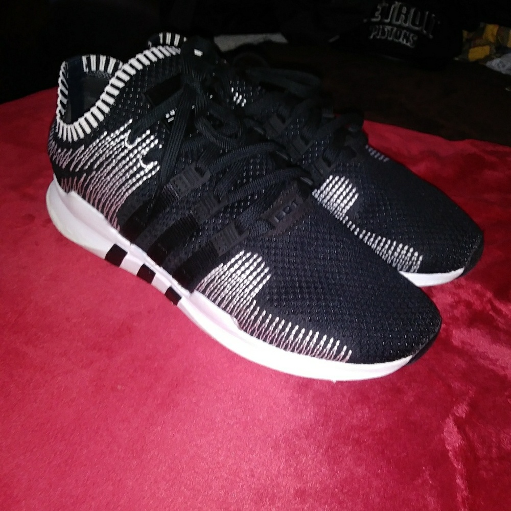 Adidas shoe, shirt and baseball cap - Picture 3 of 6